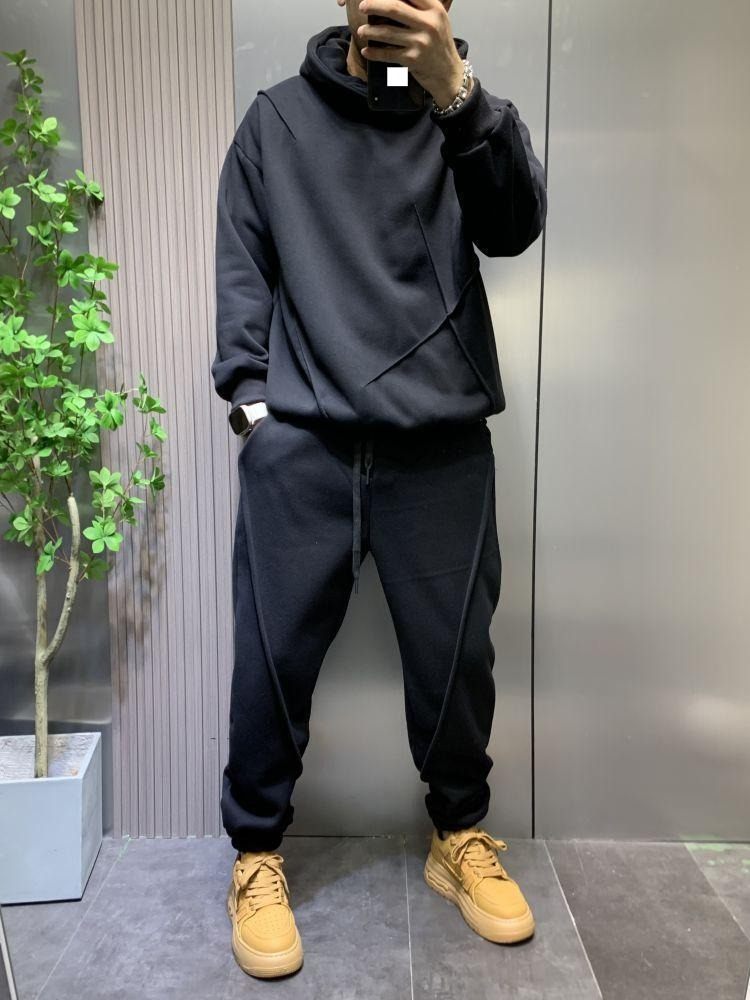 Lässiges Set aus Kapuzenpullover und Jogginghose für Herren – einfarbiges zweiteiliges Outfit für Streetwear und Komfort (Schwarz/Rot/Khaki)_voghion.com