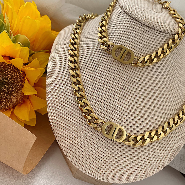 Gold Thick Chain Letter Titanium Steel Necklace Female Hip Hop Personality Short Collar Chain Versatile_voghion.com