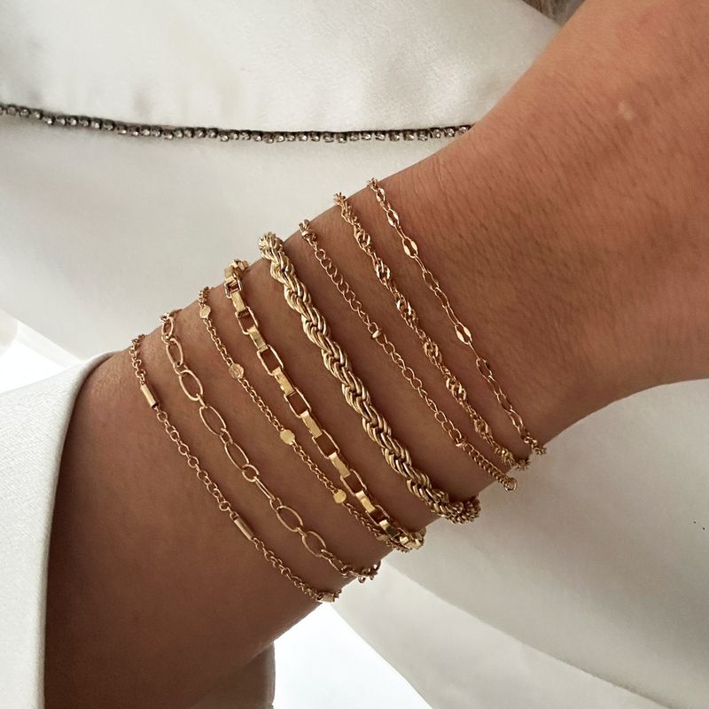 Legierung Schmuck Persönlichkeit Layered Set Mode Mehrschichtiges Armband Achtteilige kubanische Kette für Frauen_voghion.com