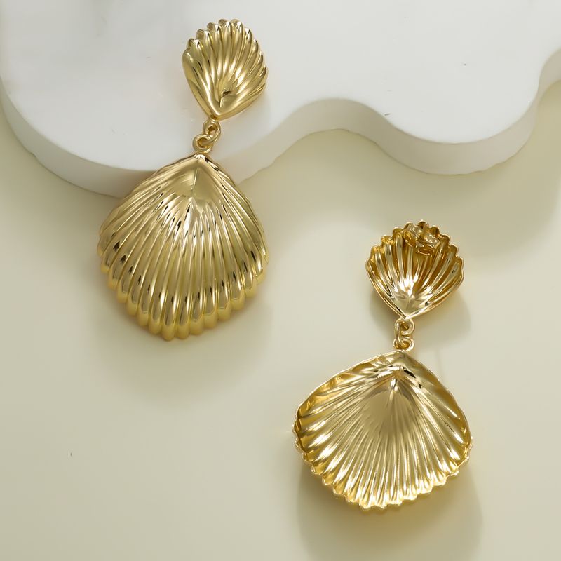 Gold Exaggerated Irregular Pleated High-end Fashion Women's Earrings_voghion.com