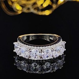 Anello semplice con diamante pieno di zirconi di lusso Senso di design avanzato di minoranza femminile r4577_voghion.com