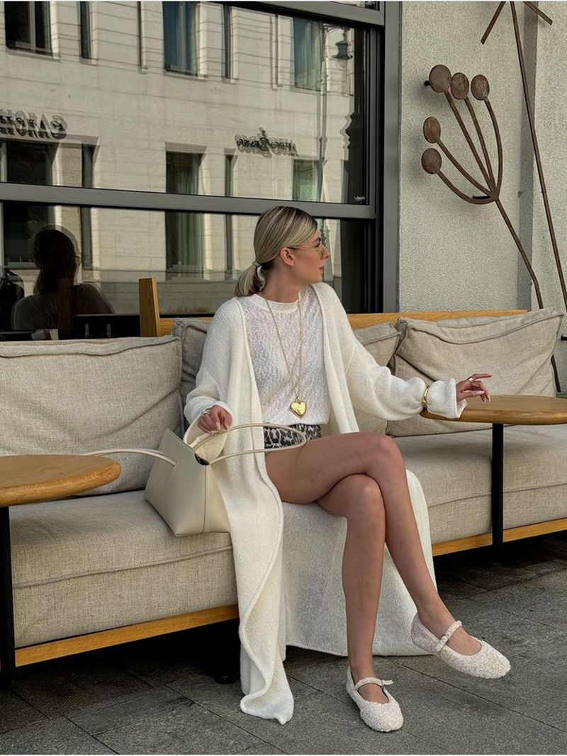 Transparenter Duster-Cardigan aus Strick – Langer Überwurf mit V-Ausschnitt für Boho-Urlaube und Street-Styling (Einheitsgröße) – Frühlings-Pastellkollektion_voghion.com