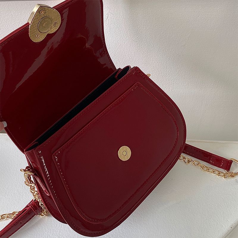 Patent Leather Women's Love Heart Messenger Bag Retro Red Ladies Small Shoulder Bags Fashion Chain Female Saddle Bag Handbags_voghion.com