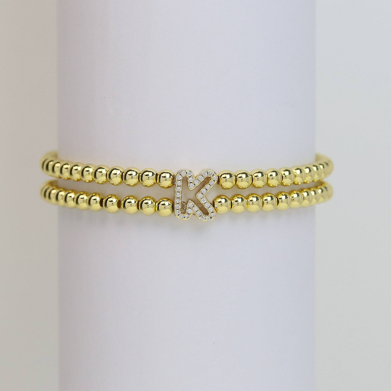 Pulseira elástica com contas de alfabeto em latão banhado a ouro 18K, joias femininas, pingente inicial estiloso, corda elástica com 26 letras, corda elástica com contas_voghion.com