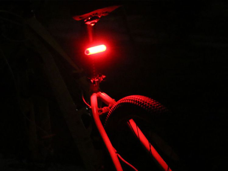 Grenzüberschreitendes 056-Fahrradrücklicht, helles LED-Nachtfahrlicht, wasserdichtes Outdoor-Mountainbike-Vorder- und Rücklichtset, Reitausrüstung_voghion.com