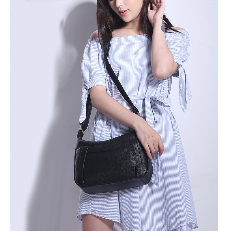 Borsa a tracolla da donna cucita in pelle a cuscino, nuova tendenza primavera 2025_voghion.com