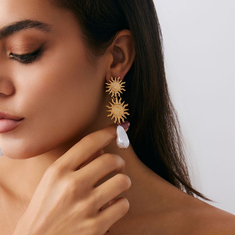 Orecchini pendenti con perle e girasole plissettati, linea di moda Ins, clip per orecchini a clip_voghion.com