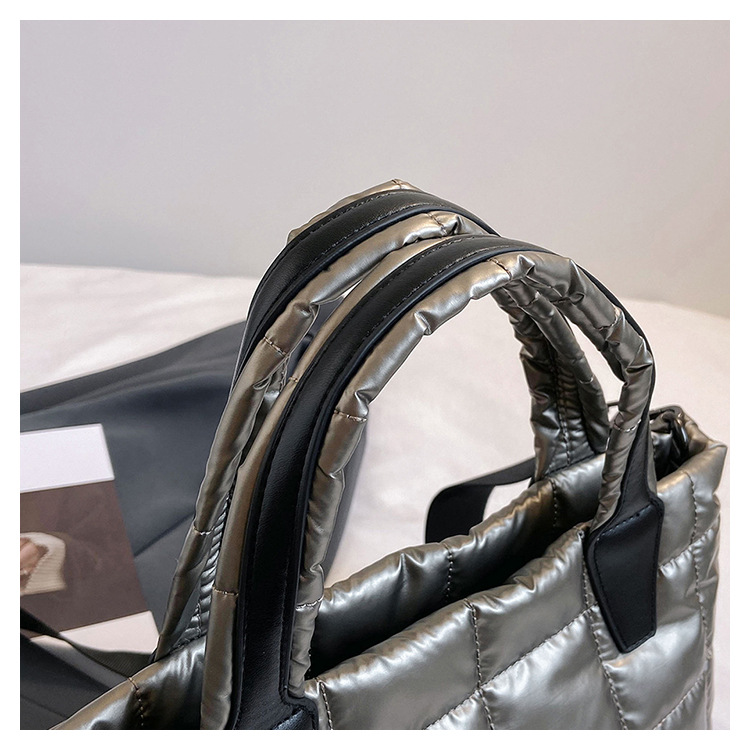 Large Capacity Bag For Women In Autumn And Winter 2023, New Fashionable And Simple Single Shoulder Crossbody Cotton Jacket Bag_voghion.com