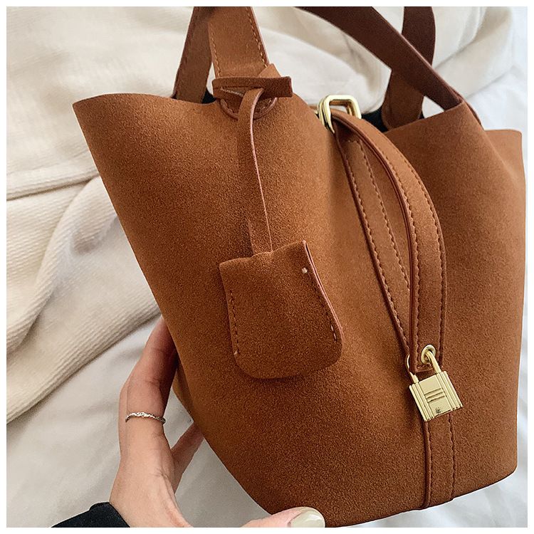 Leichter Luxus-Eimer mit mattiertem Nischendesign, neue trendige Mutter-Kind-Tasche, stilvolle Handtasche_voghion.com