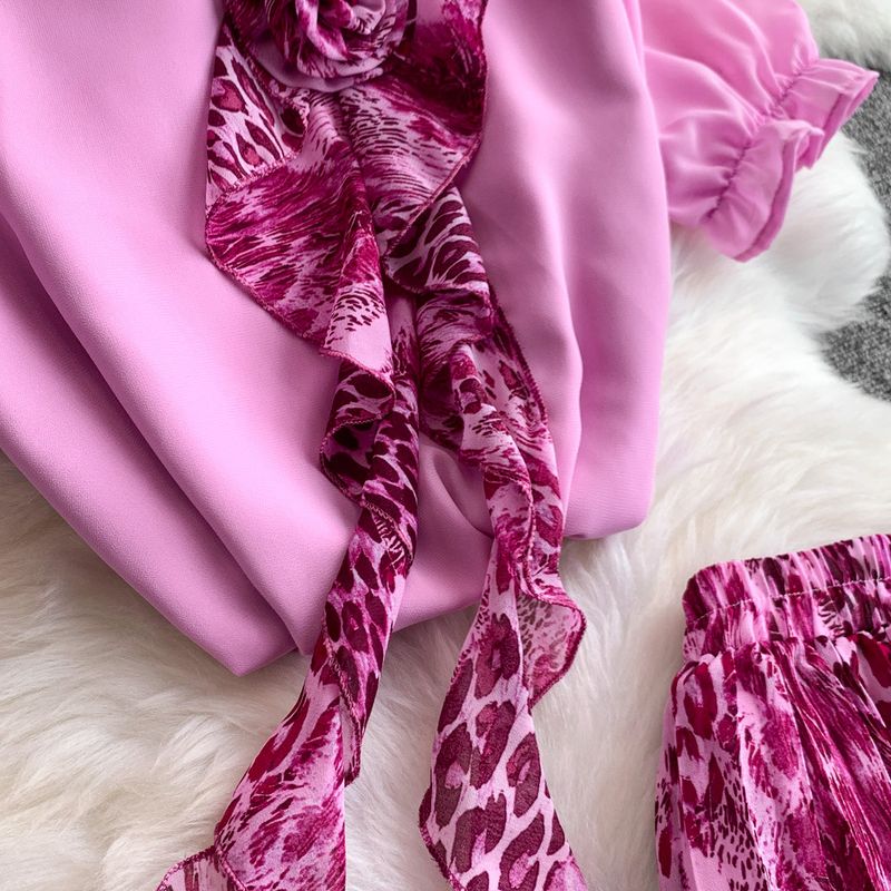 Completo due pezzi da donna con stampa leopardata, aderente, a vita alta, con scollo rotondo, manica a sbuffo, motivo floreale tridimensionale e temperamento retrò_voghion.com