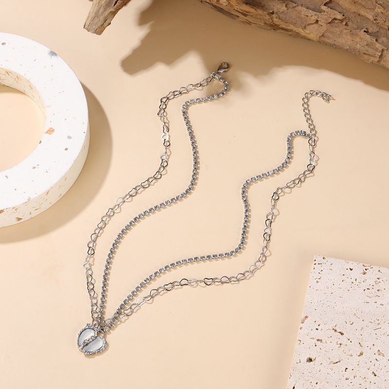 Fashionable and personalized, heart shattering diamond double layered necklace accessories_voghion.com