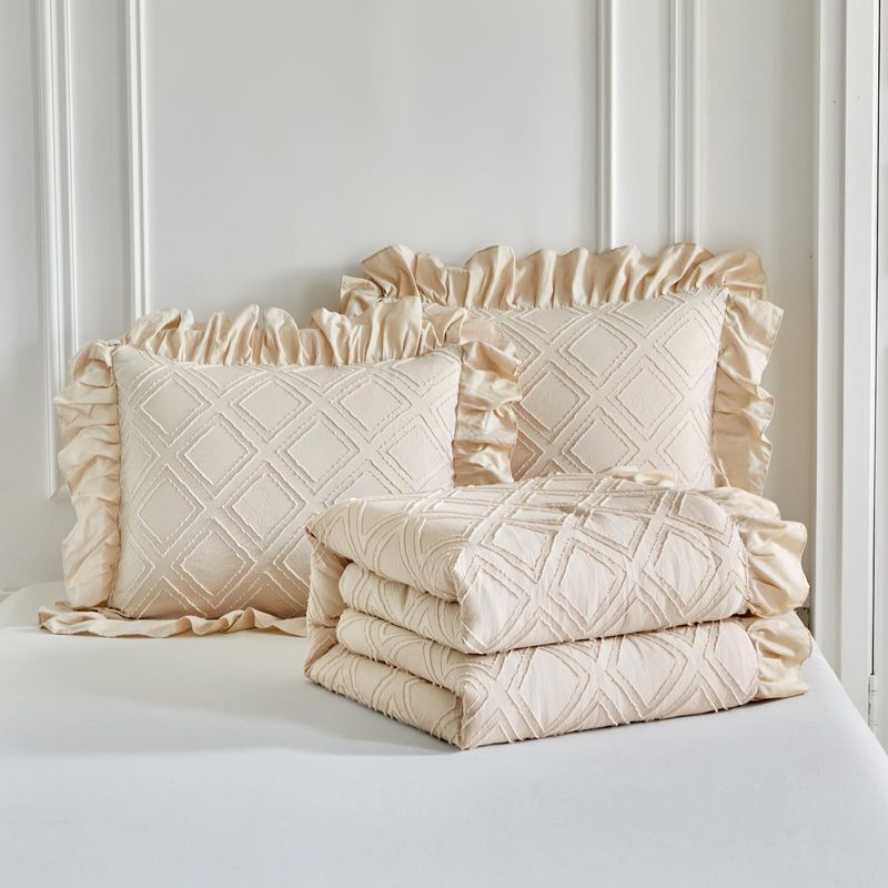 Ruffled Diamond Embroidery Tufts Breathable Queen Size Comforter Sets, All-Season Down-Alternative 3-Piece Bedding Set_voghion.com