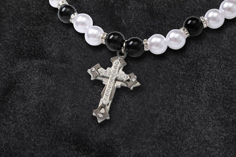 Herrenbekleidung Vintage-Kapuzenpullover in Schwarz mit einzelnem, mit Perlen verziertem Muster und Kette, dekorative Waschung für Männer und Frauen_voghion.com