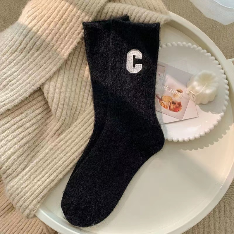 Light Luxury Casual Trend Bacta Unisex Letters Sweatproof Anti-sniffing Anti-friction Autumn and Winter Thickened Cotton Socks_voghion.com