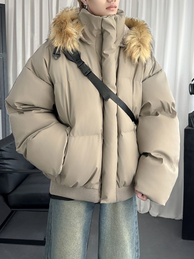 Kurze, wattierte Winterjacke für Herren mit Kapuze, Pelzkragen und PU-Leder im Stil einer amerikanischen Pufferjacke._voghion.com