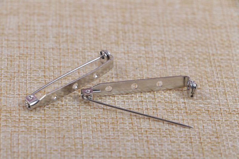 2.5CM-3.8CM Copper Iron Metal Safety Pin With Lock Buckle Brooch_voghion.com