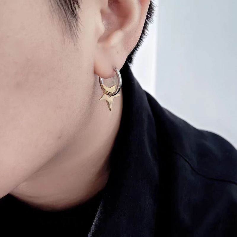 Nuovi orecchini in acciaio al titanio con stella a cinque punte in oro e argento, alla moda e versatili, stile freddo, orecchini con personalità da uomo e da donna, clip per le orecchie_voghion.com