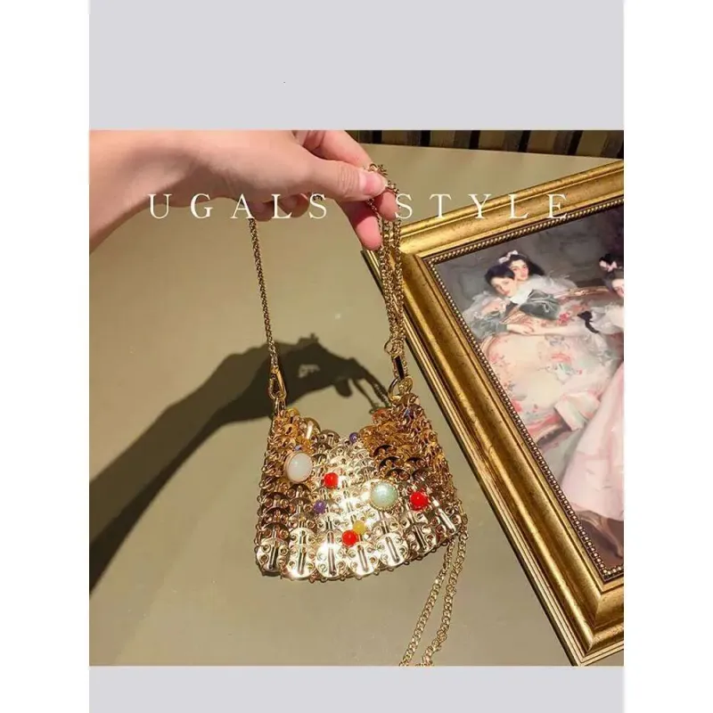 Designer Frauen Metall Pailletten Kette Woven Hohl Abend Taschen Kupplung Weibliche Reise Urlaub Schulter Handtasche Tasche_voghion.com