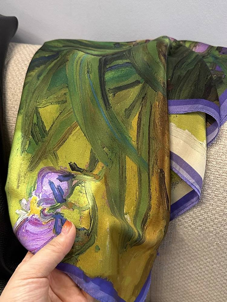 Lila Iris ~100% Maulbeerseide Schal Seide 65 Kleiner quadratischer Schal Seidenschal Dünner hochwertiger Geschenkschal Crushed Flower_voghion.com