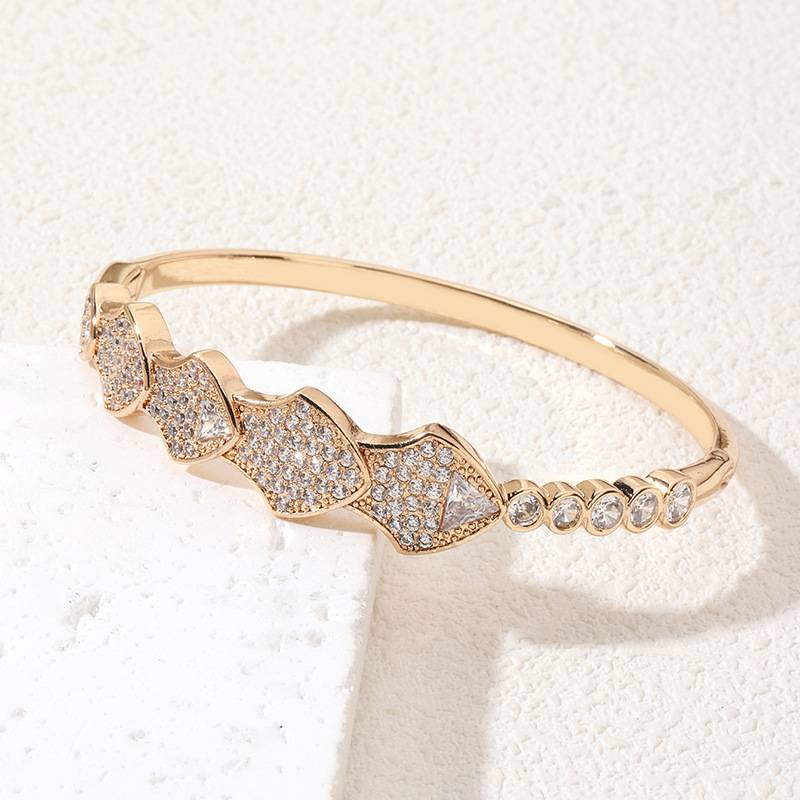 Women's Jewelry Elegant Cubic Zirconia Bracelet With Secure Clasp, Minimalist Luxury Design For Everyday Wear (Gold/Silver)_voghion.com