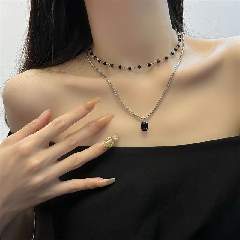 Süße, coole, doppelt gestapelte Halskette mit schwarzem Edelstein für Damen, Nischen-Premium-Design, Schlüsselbeinkette, Spice Girl-Halskette, Gezeiten-Accessoires_voghion.com