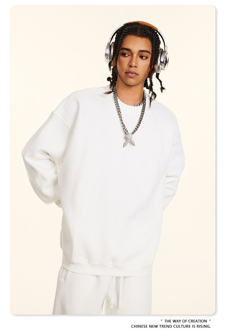 Tuta unisex American Streetwear in due pezzi: felpa girocollo foderata in pile e pantaloni jogger a gamba dritta, alla moda per lo stile urbano._voghion.com