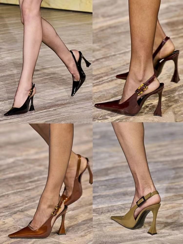Høyhælte sko i lakkskinn fra 2024, ny vår/sommer-runway-visning, med grunt snitt og firkantet tå, iført sexy single._voghion.com