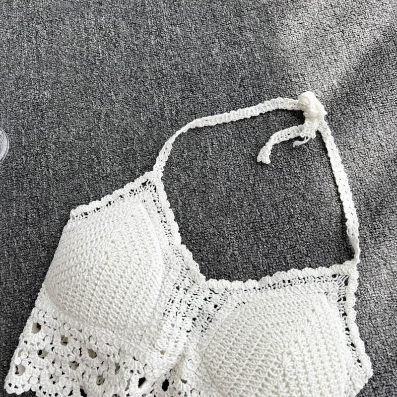 Top corto con spalline sottili e ricamo stile vacanza Beauty Back_voghion.com