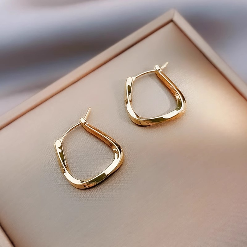 Women's EarringsTwisted Bar Earrings 2023 New Trendy Earrings Simple High-end Temperament Earrings Jewelry Wholesale_voghion.com