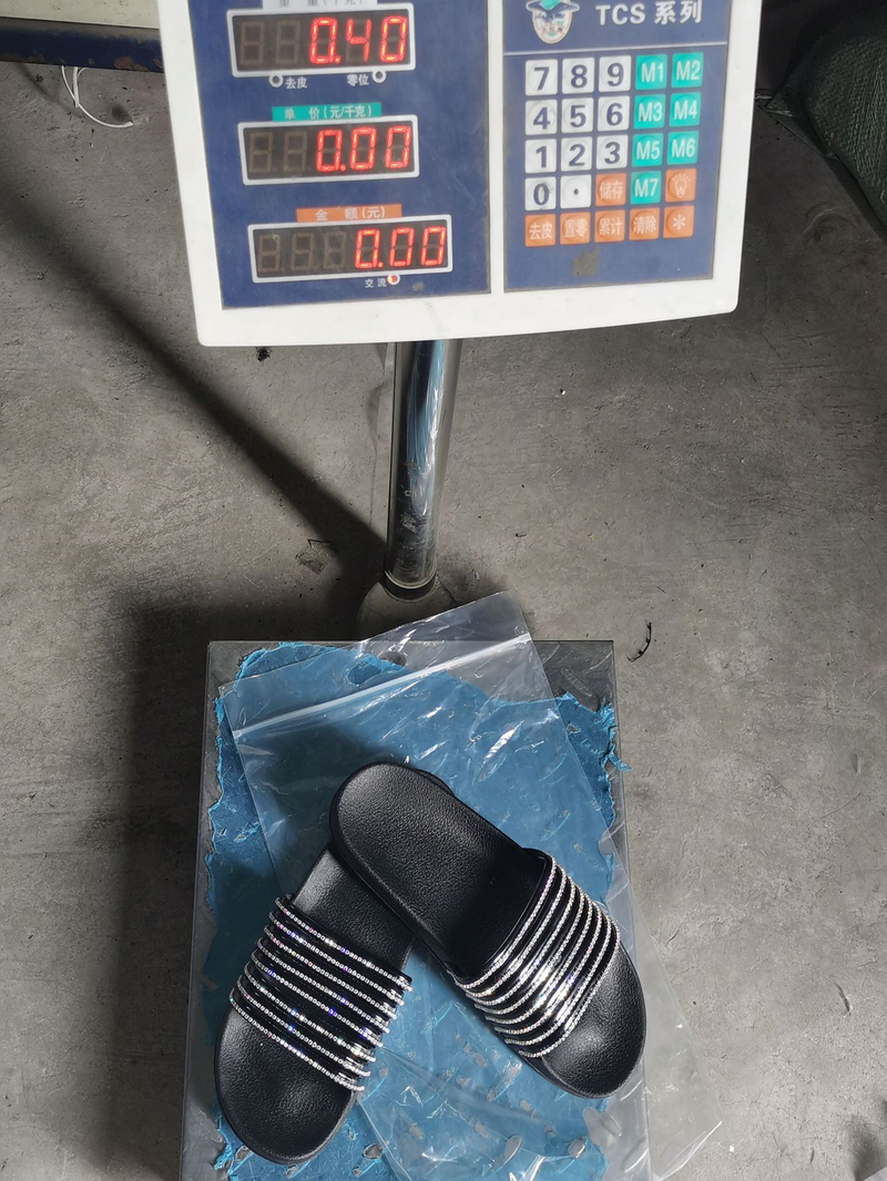 Olesale New Style Ready Stock Cross Border Independent Station Plus Size Craft Hausschuhe Shiny Diamond Sandalen Casual One Line Damen Sandalen_voghion.com