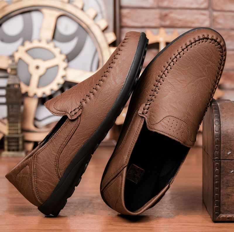 2025 Neuer Trend im britischen Stil, große Größe, lässige Slip-On-Schuhe für Herren in Volltonfarbe_voghion.com