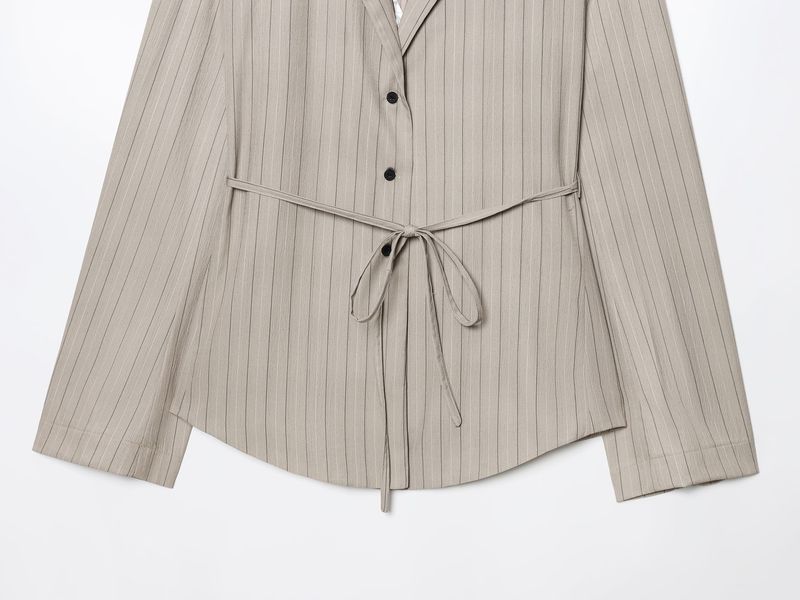 GraceChic 2025 Novo Conjunto Feminino Slim Listrado com Blazer e Shorts Curtos com Cinto de Amarrar Y13-21015_voghion.com