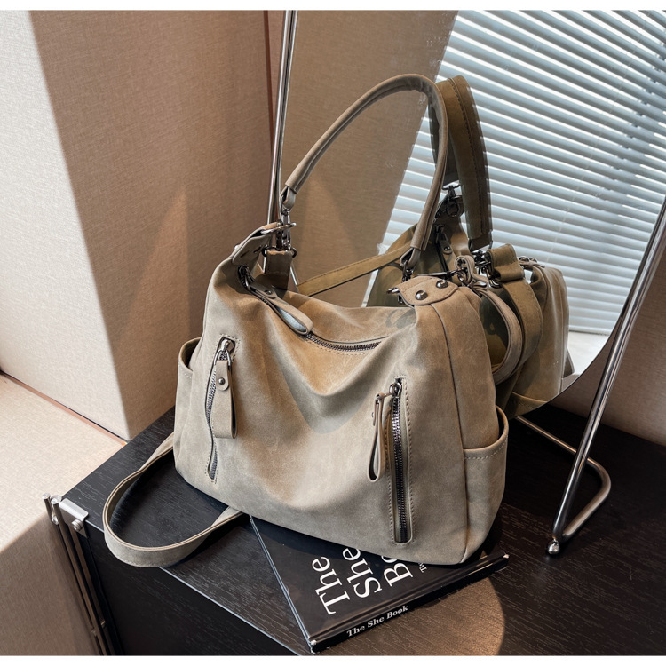 Sacs à bandoulière pour femme, avec une texture fine, pour les étudiantes en cours. Sac à bandoulière simple de grande capacité pour les déplacements quotidiens. Sacs fourre-tout._voghion.com