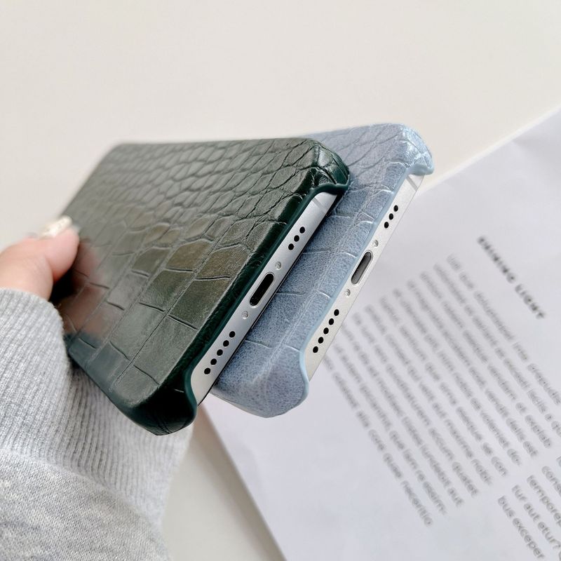 Mobile phone case retro crocodile pattern mobile phone case suitable for Apple 13pro max/12/11/XR/XS/7plus protective cover_voghion.com