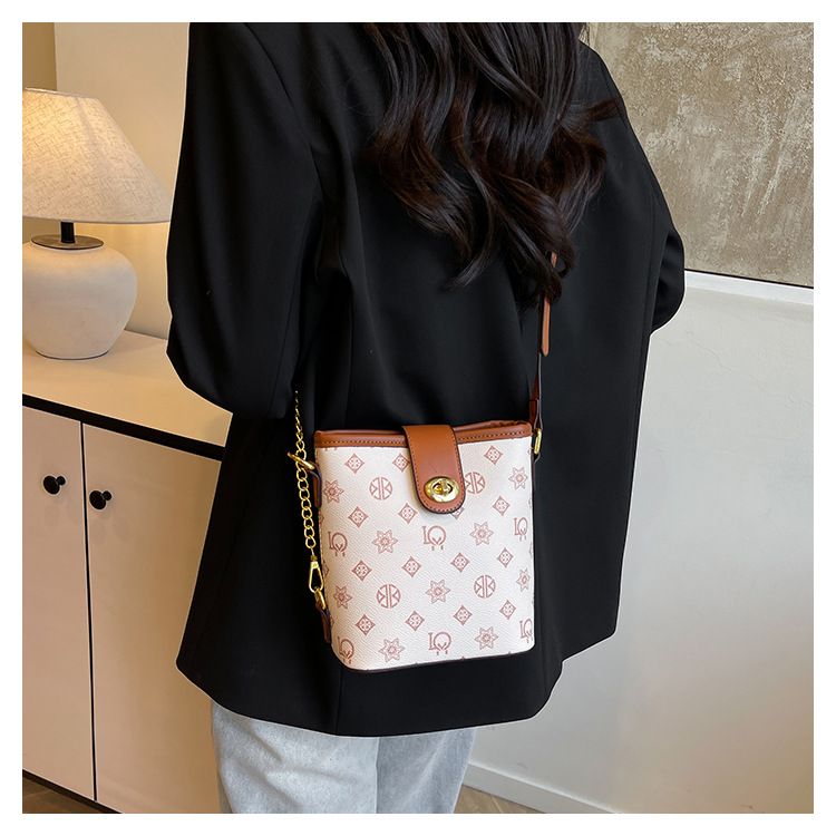 Modische, strukturierte, bedruckte Bucket Crossbody 2025, vielseitige Umhängetasche für Damen im neuen Nischendesign_voghion.com