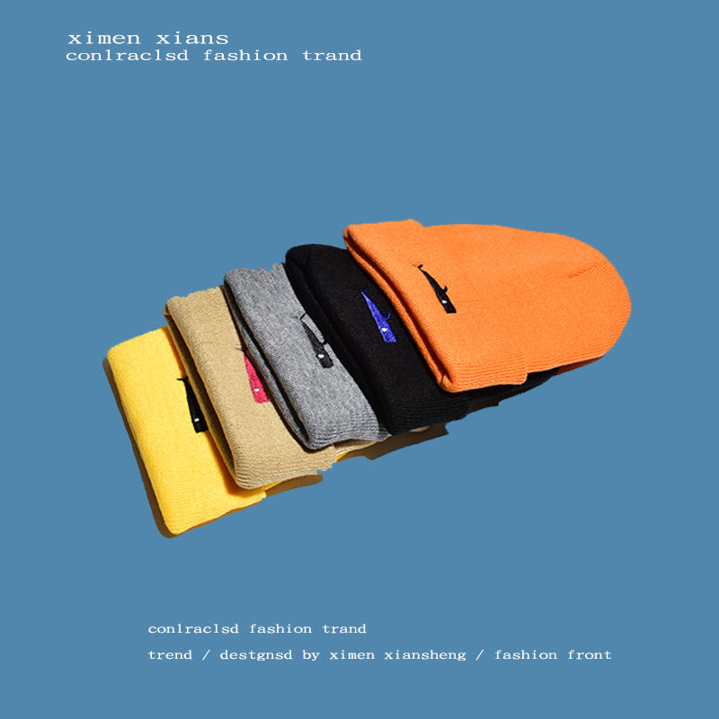 Tendenza Autunno e Inverno Sezione sottile Ricamo di pesci volanti Berretto lavorato a maglia Moda semplice Testa slip-on Hip-hop Berretto di lana nero Uomo e donna_voghion.com