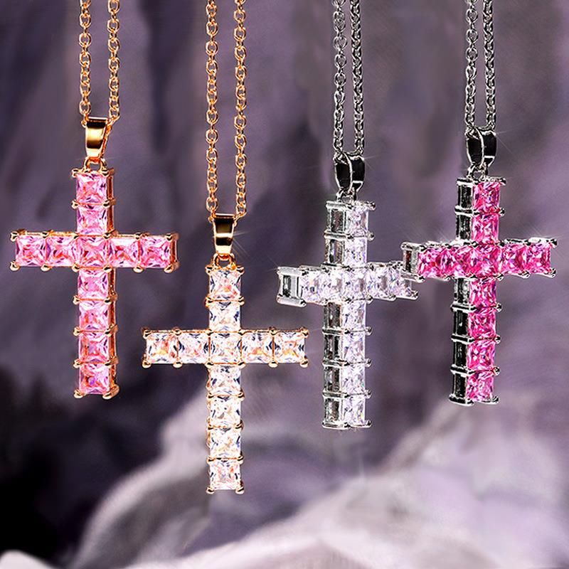 Populární křížový náhrdelník s přívěskem plný diamantových čtvercových zirkonových hip-hopových módních šperků na krk_voghion.com