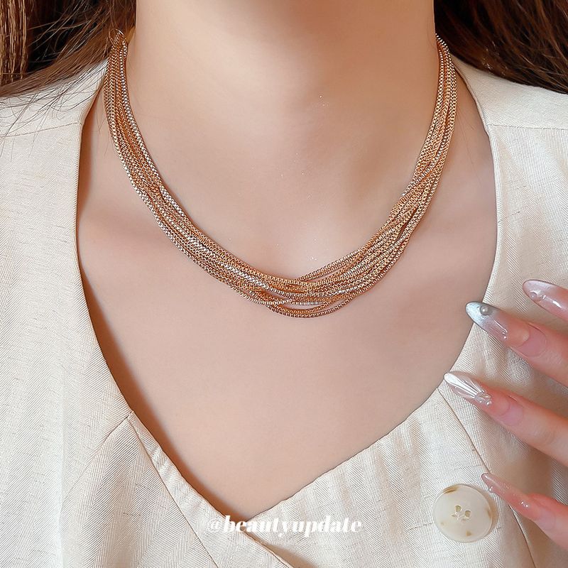 Collier pendentif rond multicouche métallique tendance, chaîne de clavicule simple, design de niche, ras du cou pour femmes_voghion.com