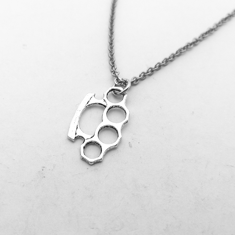 Collier pendentif poing américain en laiton pour femmes et hommes, chaîne de cou, vintage, été, gothique, bijoux tendance 2022, accessoires_voghion.com