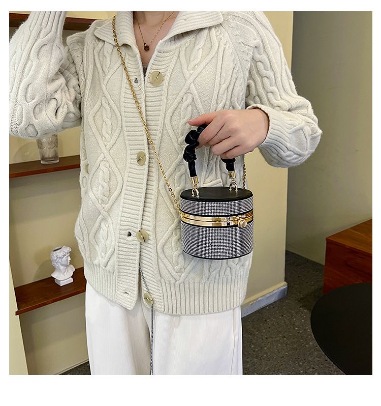 Spring Simple Western Style Mini Flash Diamond Fashion Bucket Bag 2023 New All-match Pleated Chain Shoulder Bag for Women_voghion.com