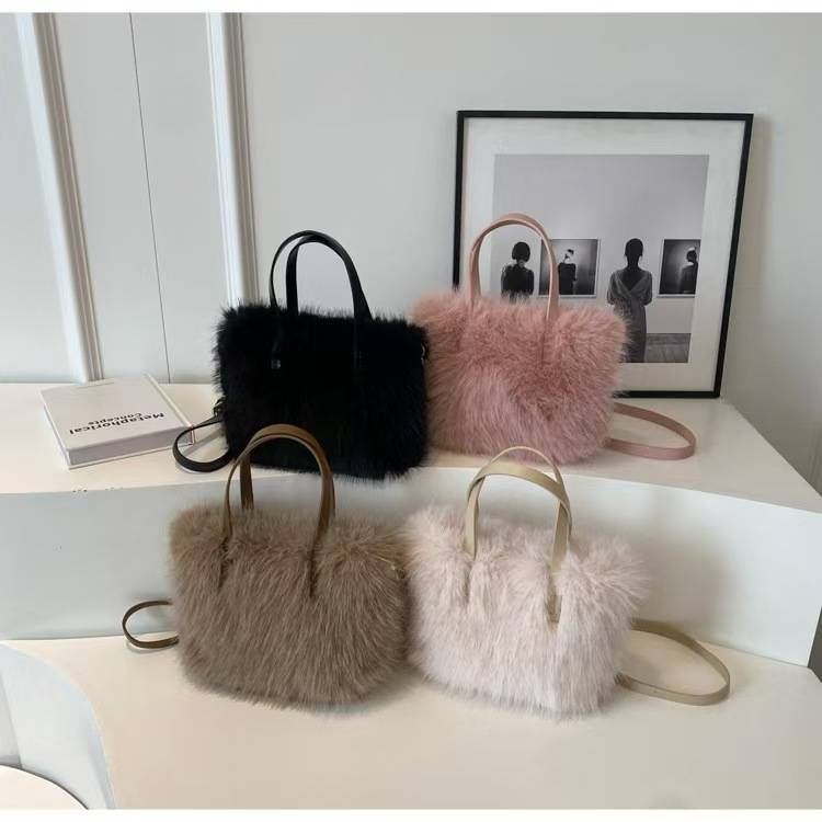 Women's Bags Autumn And Winter Imitation Fox Fur Fashionable Hand Held Evening Bag Temperament Plush Bag Shoulder Crossbody Women's Bag_voghion.com