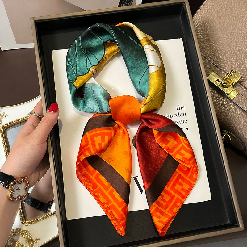 2023 Autunno 70 cm Sciarpa con stampa geometrica semplice Sciarpa quadrata media Sciarpa da donna in raso con fascia_voghion.com