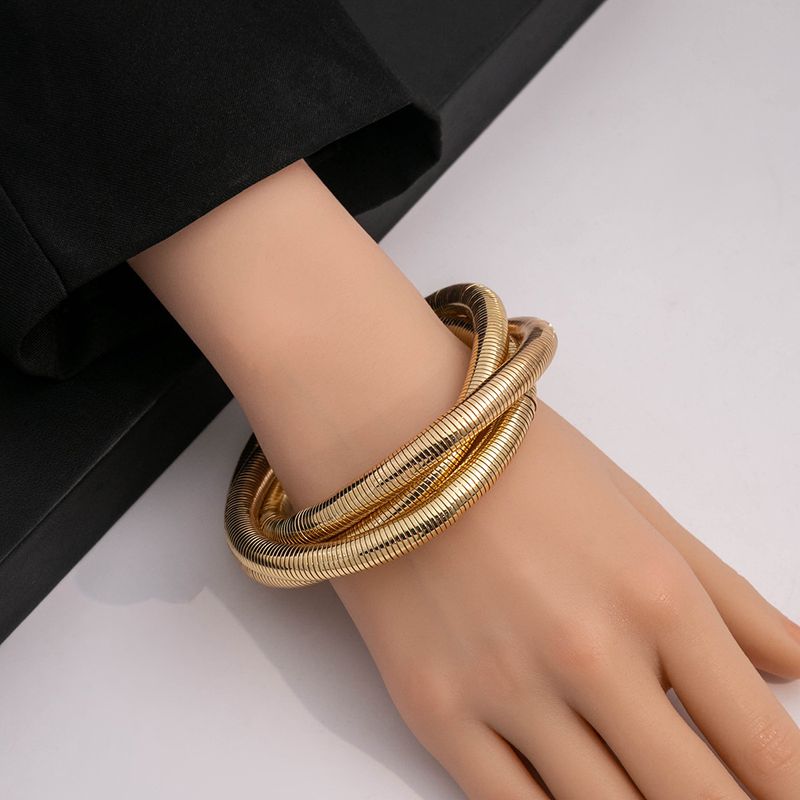 Übertriebenes mehrschichtiges elastisches einzigartiges Designgefühl unregelmäßiges Temperament Wickelarmband für Frauen_voghion.com