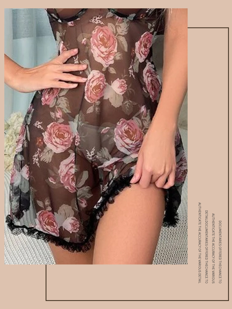 pigiama trasparente con lingerie sexy in pizzo floreale con reggicalze_voghion.com