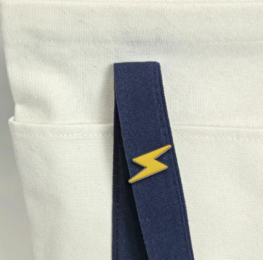 Spilla a forma di fulmine, distintivo carino, scollatura personalizzata, fibbia anti-ossidazione, astuccio per matite, decorazione per borsa, piccola fibbia, spilla, accessori_voghion.com