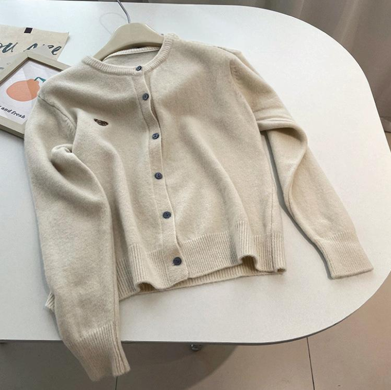 Vêtements pour femmes de haute qualité, broderie lourde, mode, col rond, bouton de couleur, cachemire doux, ciré, couleur unie, polyvalent, basique, cardigan tricoté_voghion.com