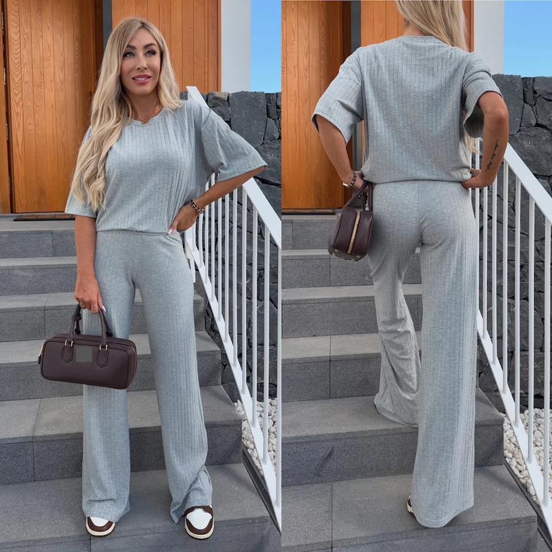 Abbigliamento da donna, moda primaverile, casual, completo, tinta unita, scollo tondo, manica corta, pantaloni elasticizzati, completo due pezzi_voghion.com