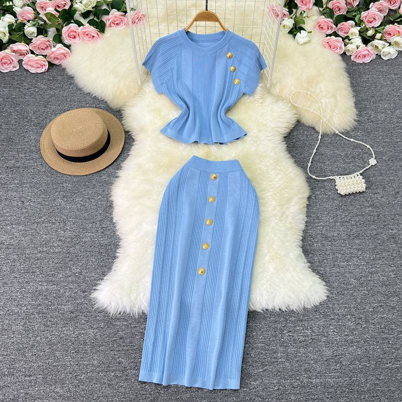 Dameskleding Temperament Korte Mouw Gebreide Top High End Metalen Knoop Slanke Rok High End Tweedelig Pak_voghion.com
