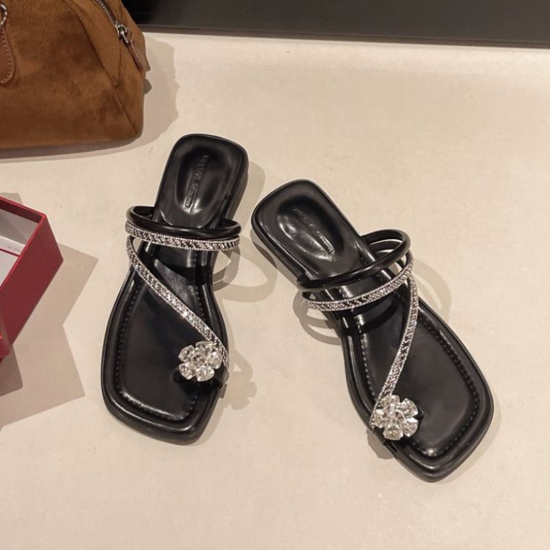 Ciabatte da donna con strass piatti e anello per le dita dei piedi, sandali da spiaggia con tacco basso, nuovi ed eleganti, estivi, 2025, alla moda, squisiti, Hundred_voghion.com