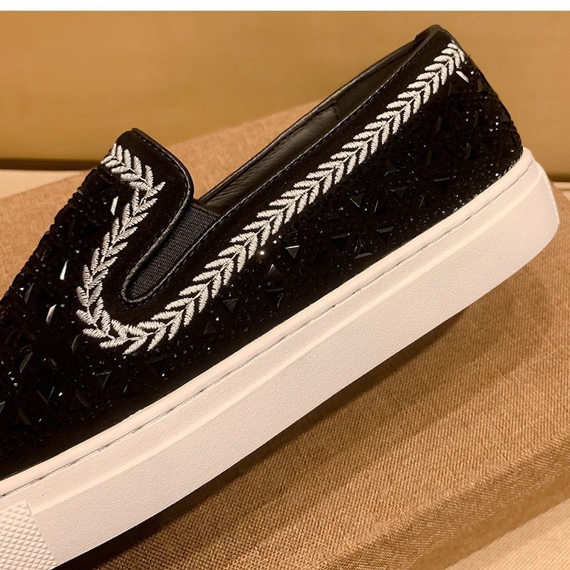2023 neue Herrenschuhe Lederschuhe Herbsttrendschuhe Slip-On Lazy Schuhe All Match Hohl Casual Lederschuhe Loafer_voghion.com